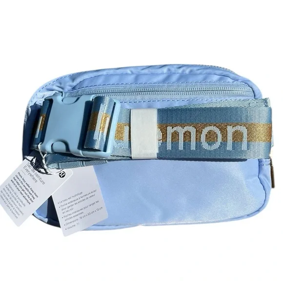 NWT Lululemon Everywhere Belt Bag 1L Wordmark Strap in Baby Blue - Picture 6 of 8
